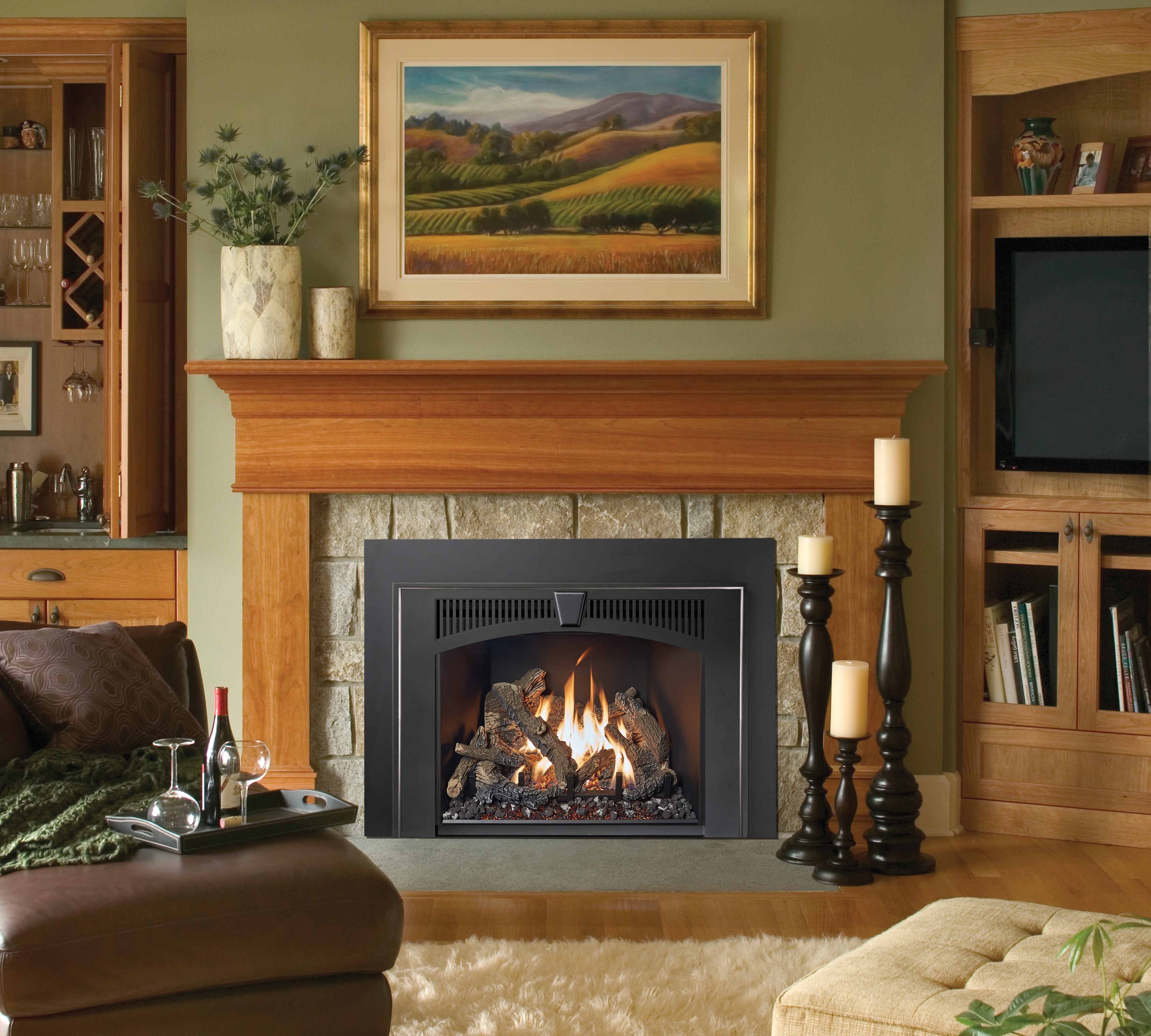 616 with Classic Oak Logs Image of an efficient Gas Insert made by Travis Industries featuring a realistic wood log set.
