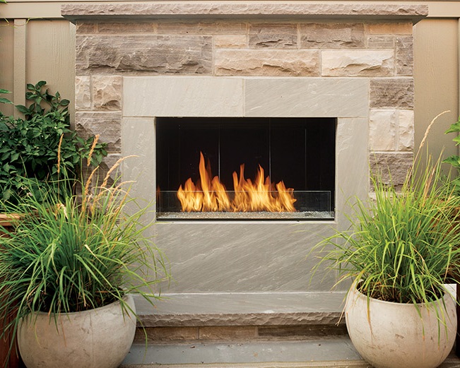 Image of the sleek 4024 outdoor vent-free gas fireplace featuring a dramatic ribbon style burner with a link to the product page.